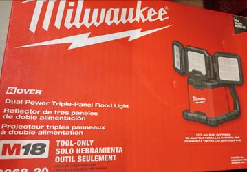 Milwaukee M18 Rover Triple-Panel Flood Light