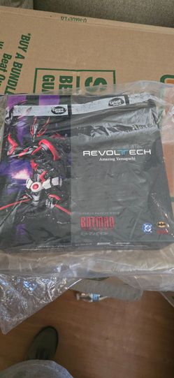Revoltech Amazing Yamaguchi Batman Beyond w/ bonus part