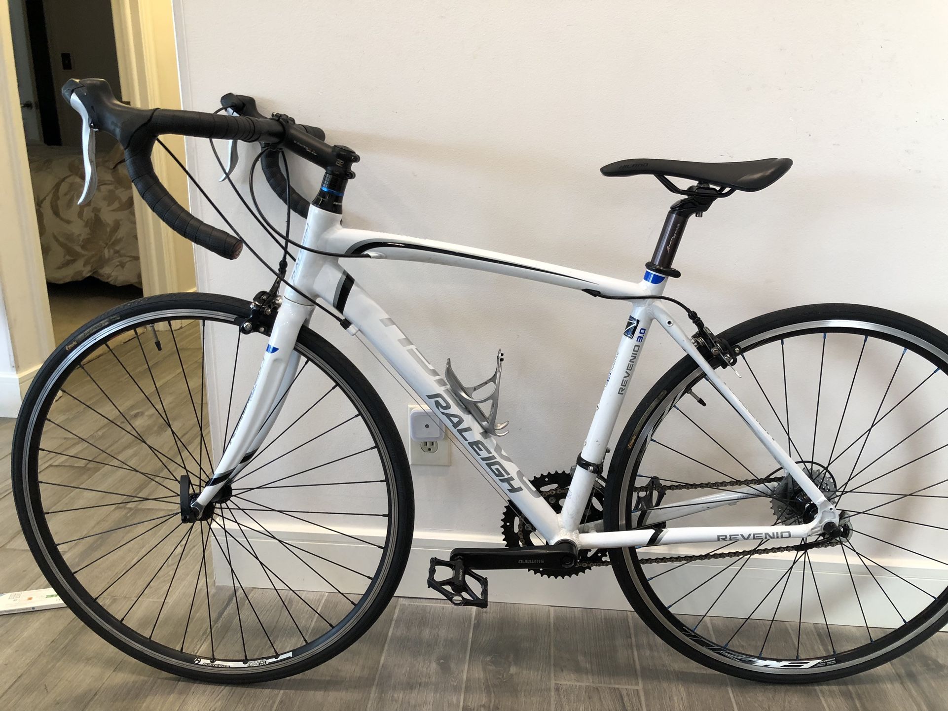 Raleigh Road Bike 52cm Alum/Carbon Tuned Ready/Ride