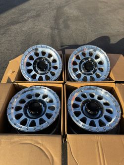 17” Method MR315 8x170 WheelsFord F250 And F350 SuperDuty 8 Lug Brand New