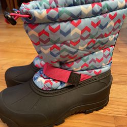 New Size 5 Snow Boots 