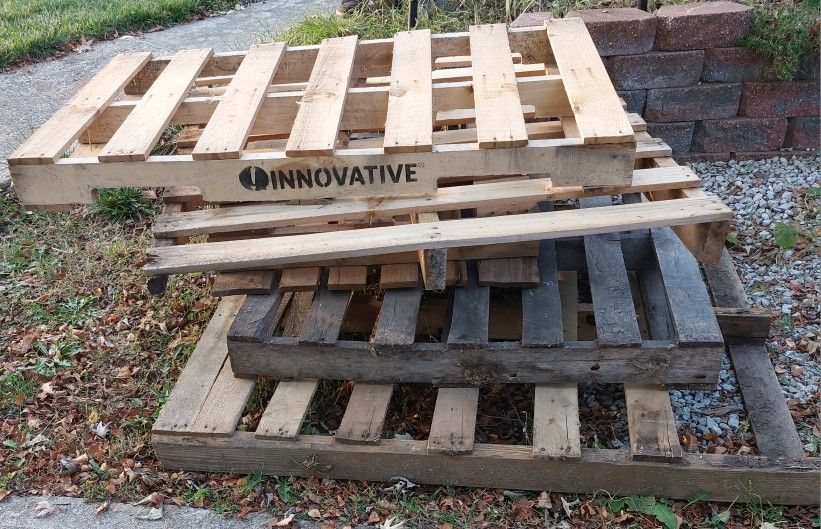 FREE PALLETS