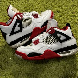 USED Jordan 4 Retro Fire Red Size 8 (2020) NO BOX
