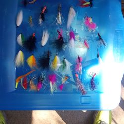 (30) LURES READY TO GO