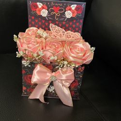 Linda Cajita De Rosas Eternas Echas Amano Color Rosita Con Dorado