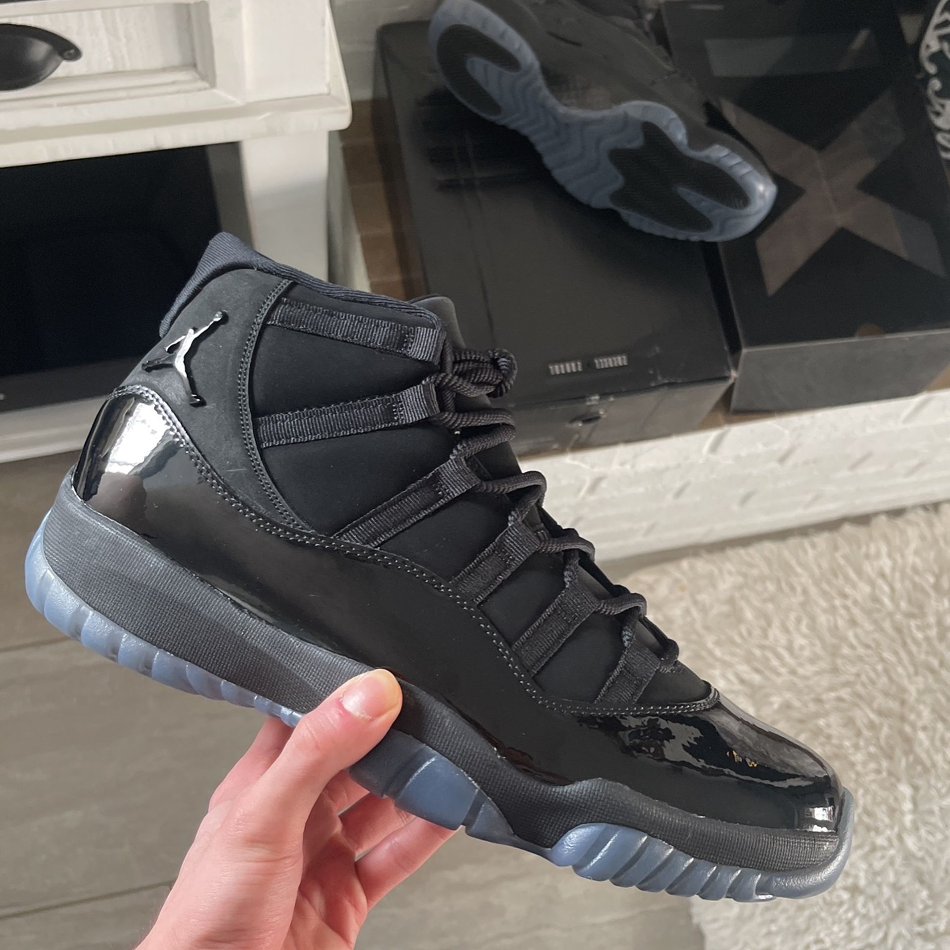 Jordan 11 Retro Cap Gown for Sale in Round Lake Heights IL OfferUp