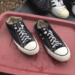 Lnew Converse Sneakers Size 11 Very Nice Only $30 Firm