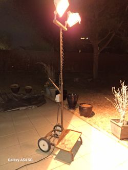 9' Light Pole Mobile W/ 2 Additional Outlets Works GREATY 