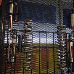 6inch Ford F250 Lift Kit With Piggy Back Reservoir Shocks