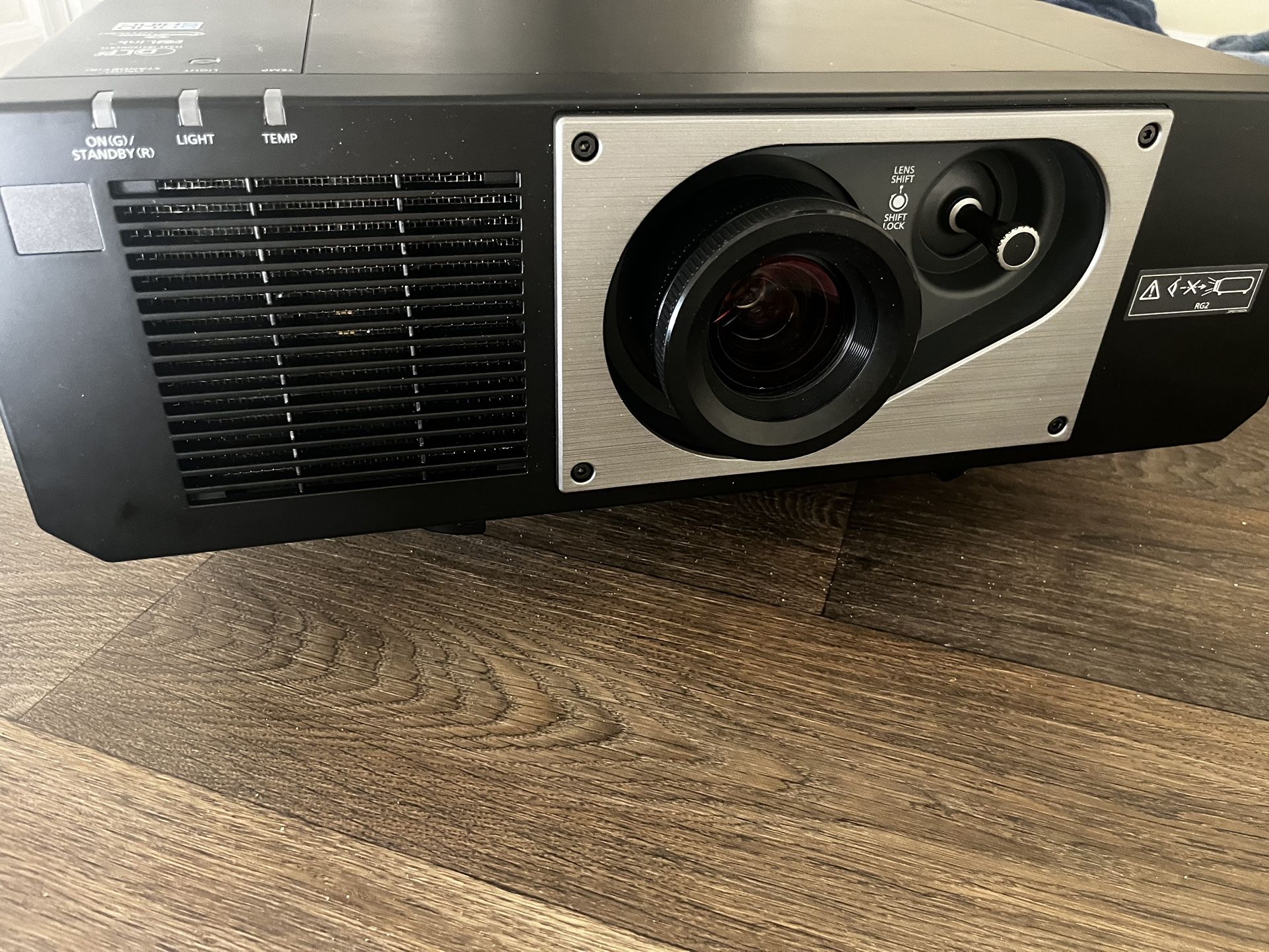 Projector - Panasonic FRZ50 WUXGA DLP