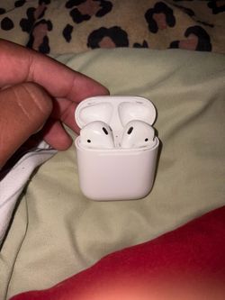 Apple AirPods Generation 1