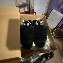 Ugg Fluff Sliders 