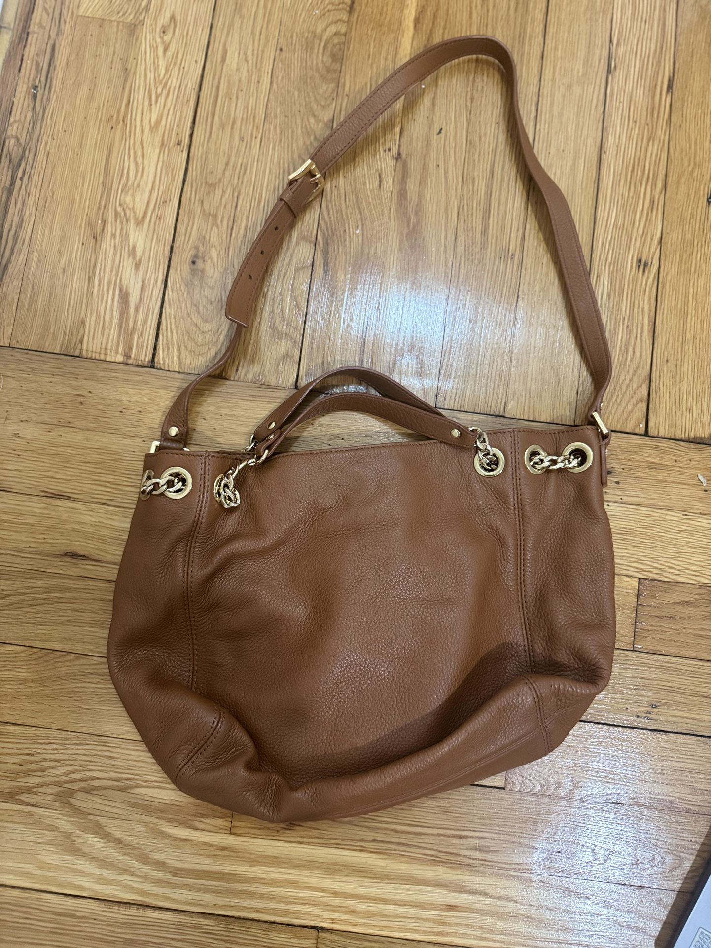 Michael Kors Tan Leather Jet Set Chain Tote no keychain missing paint flaw