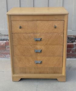 Vintage / Antique 4 Drawer Dresser