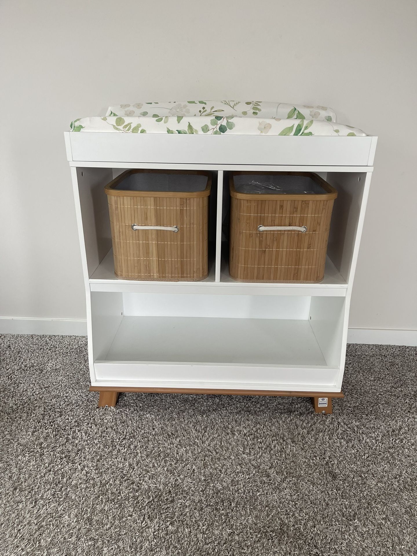 Baby Changing Table w/Mattress Pad