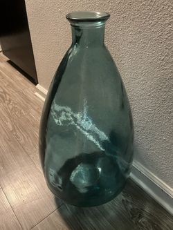 Aqua Clear Glass Case 24” Tall