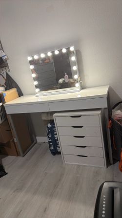 Vanity desk and mirror