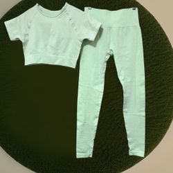 NWOT Sportswear Set Green Long Sleeve Workout Athletic Gym Leggings S