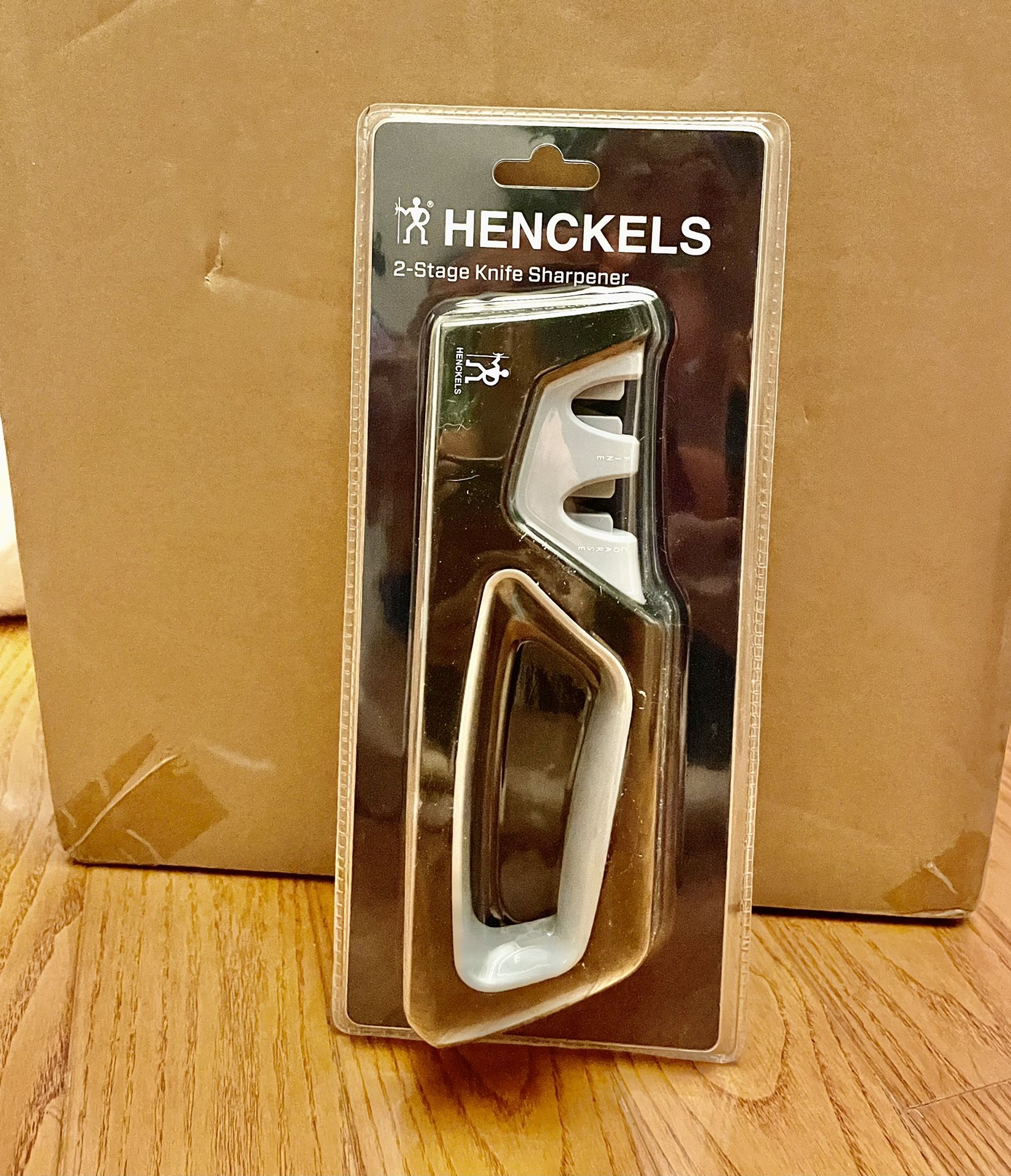 HENCKELS International Knife Sharpener, 7.7 x 8.5 x 2, Multicolor