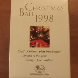 1998 HUTSCHENREUTHER CHRISTMAS BALL ORNAMENT