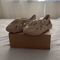 Yezzy Foam Runners Size 9