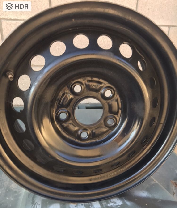 15 Inch Stock Rim Came Off An Acura $65