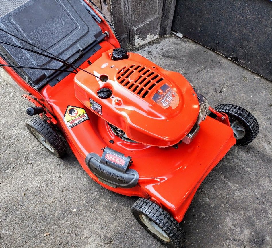 Excellent Condition Magna Torque By Scotts 6.5 HP Self Propelled Lawnmower for Sale in Cuyahoga Heights OH OfferUp