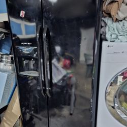 refrigerador  trabajando muy bien 