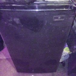 Mini Fridge 