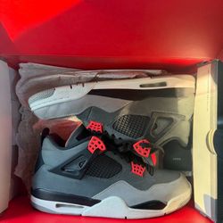 Jordan 4s