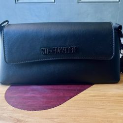 Steve Madden Black Handbag With Heart Keychain