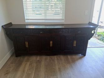 Beautiful Chinese Rosewood Antique cabinet