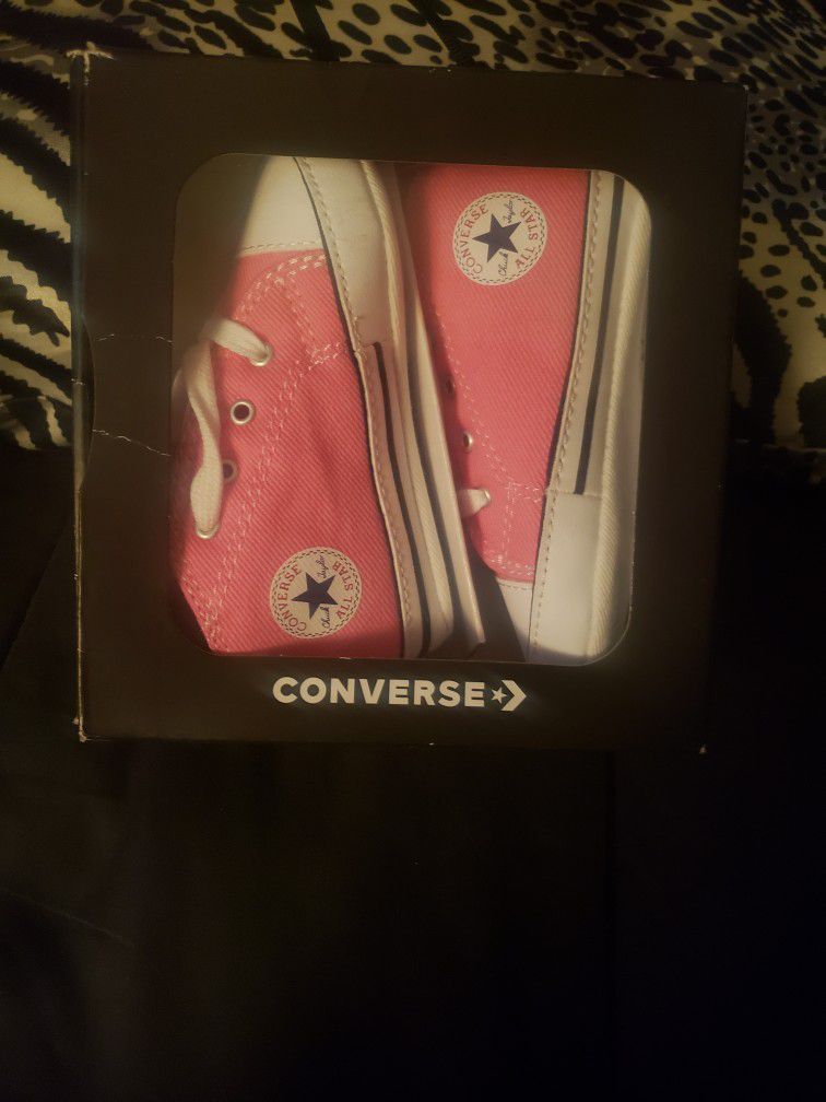 NOB. (New Open Box) Baby Pink Infant 🚼 Shoes Converse Chuck Taylor Allstar.