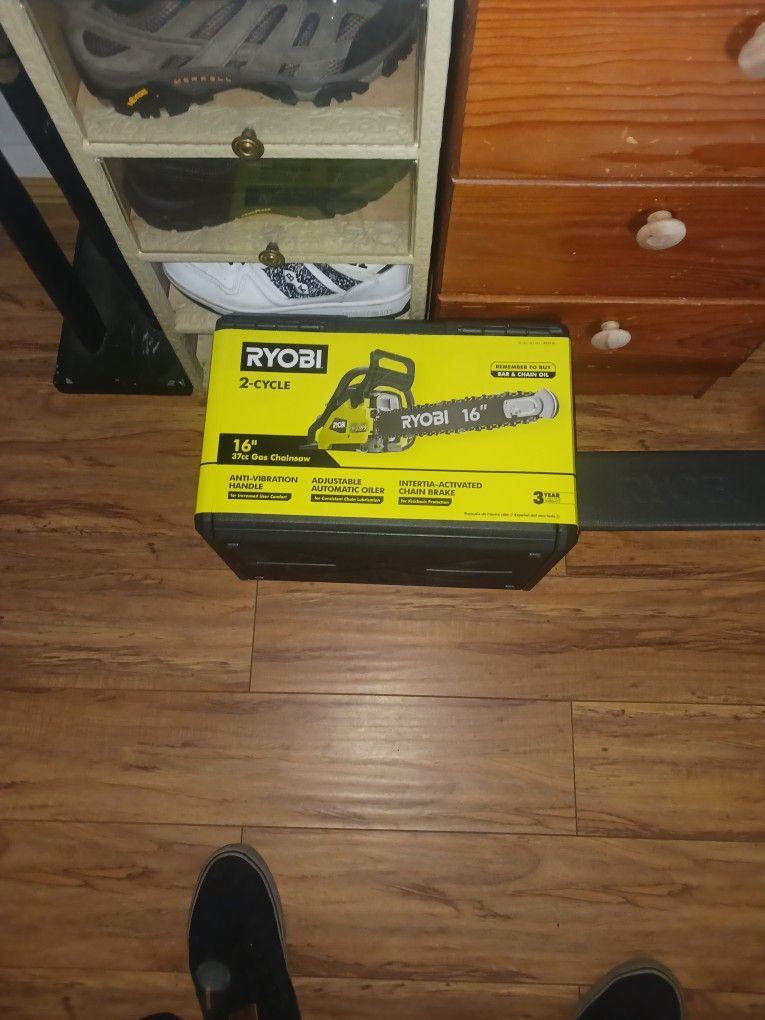 Ryobi 16in Gas Chainsaw