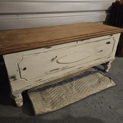 Solid WOOD,Cedar Lined Hope Chest