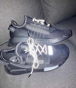 Adidas Men's NMD R1 V2 Black White Stitch Running Shoes GX0540 Size 6. for  Sale in Alameda, CA - OfferUp