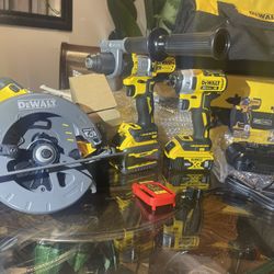 Dewalt Brand New In Box Flex Set Of 3 $625. Retail For $968