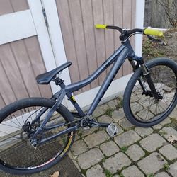 Dirt Jumper Mountain Bike 