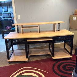 Desk And Peavey Cd Mix 7032A Professional DJ Mixer