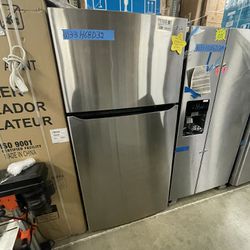 Refrigerator LG Stainless Steel Interior Water 33”