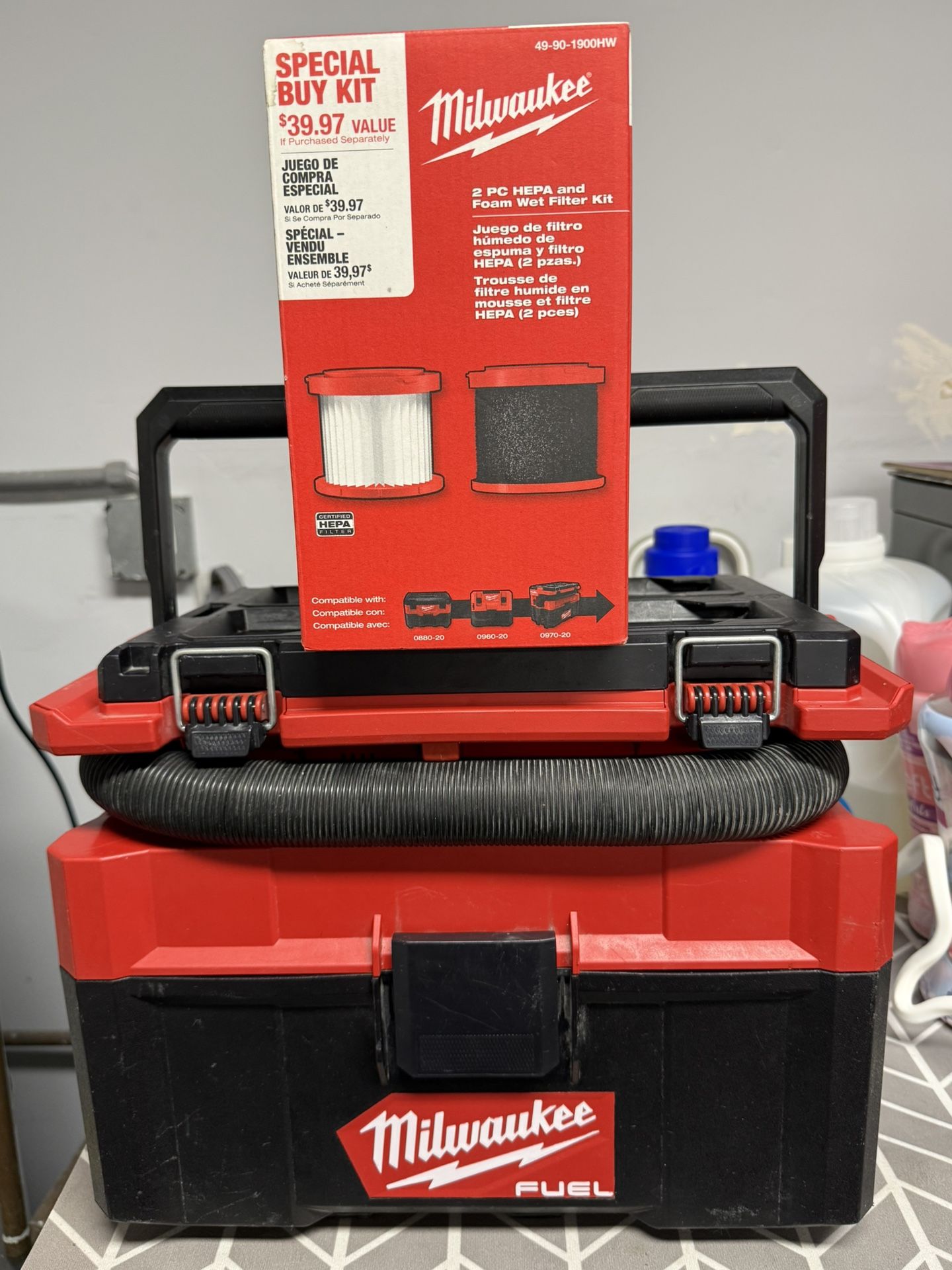 Milwaukee M18 Fuel Packout Vacuum + Extra Wet Filter - no battery