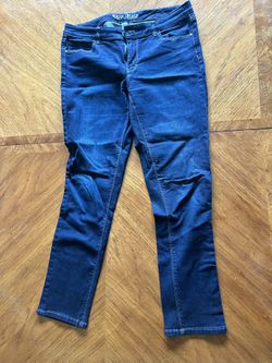 White House, black market, skinny jeans