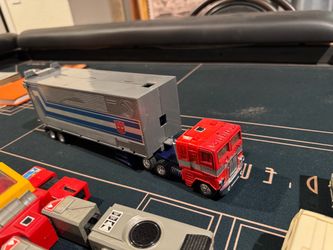 Vintage 1980s Transformers G1 Toy Collection Lot w/ Original Weapons
