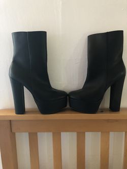 Size 8 black high heel boots