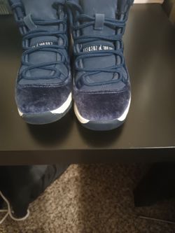 Jordan 11 Retro Midnight Velvet