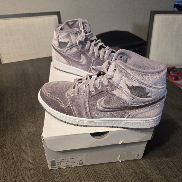 Womens Jordan 1 Velvet Size 11 WITH ORIGINAL BOX TRADES WELCOMED