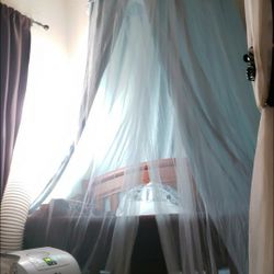 Like New Canopy Teal Green Color With Netting 