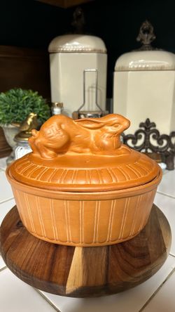 Vintage Nordic Ware Brique Ware Terra Cotta Bunny Rabbit Covered Casserole Baker  2-Qt