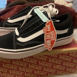 White And Black Comfycush Old Sko Vans 