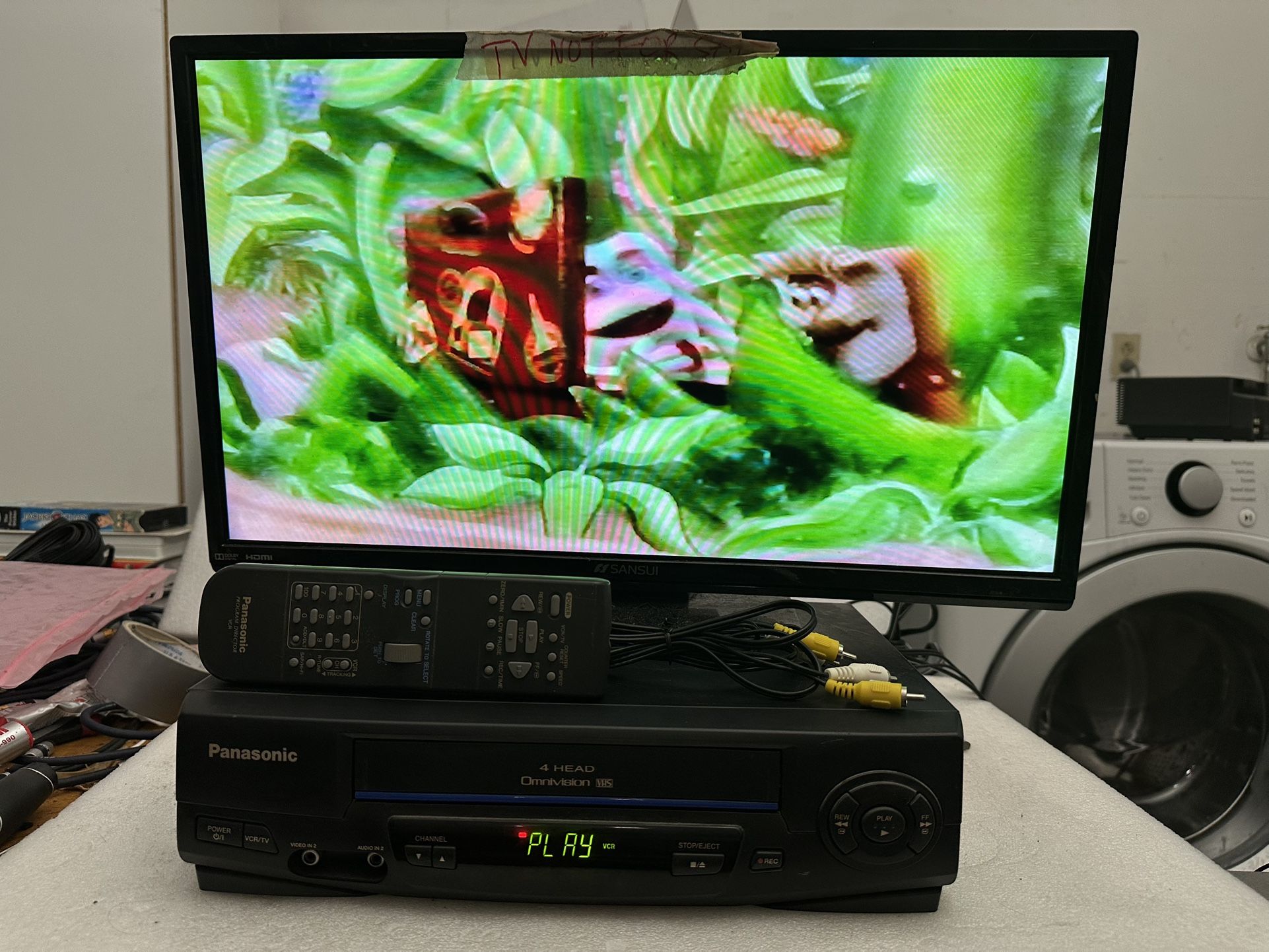 PANASONIC PV-V4021 VCR 4 HEAD VHS WITH REMOTE AND CABLES 